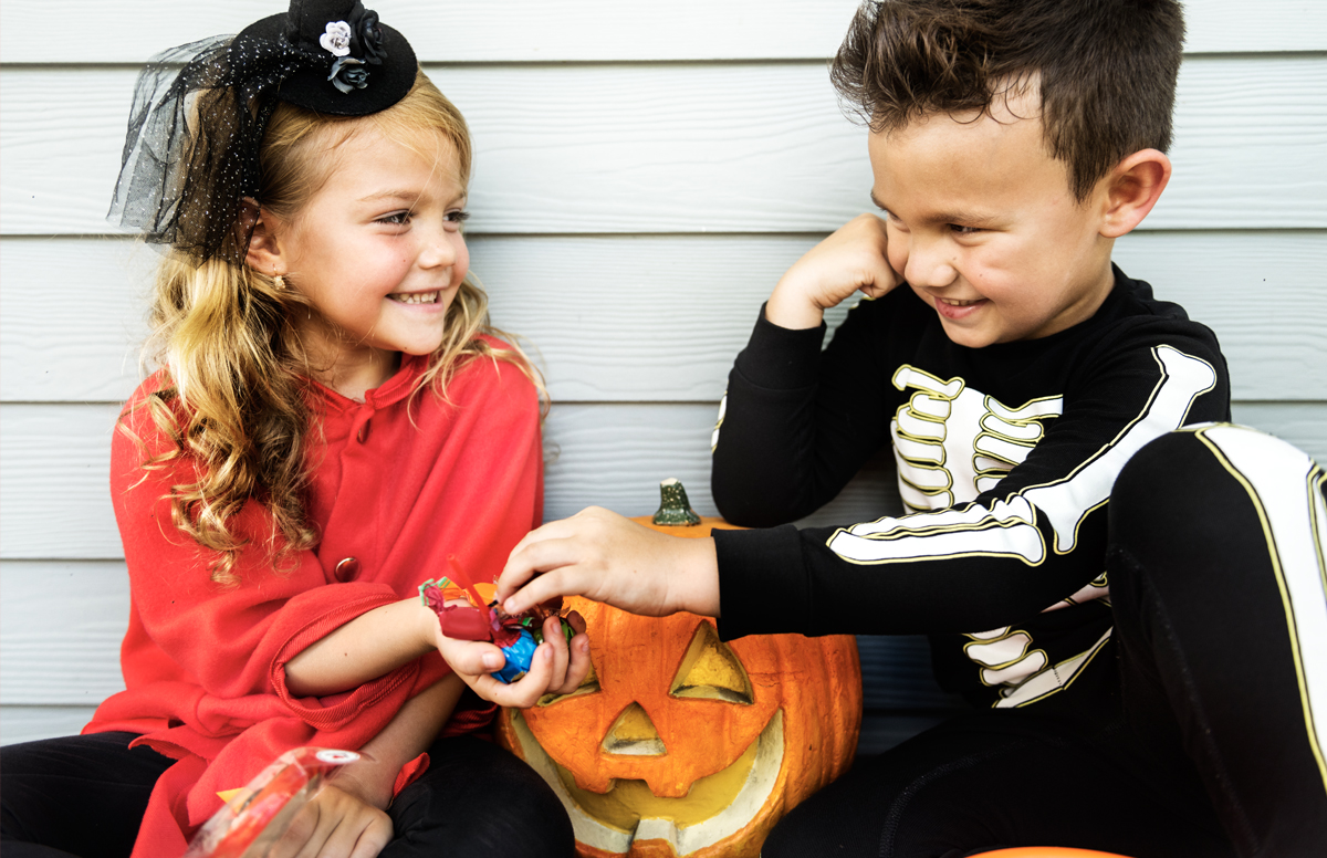Consejos para el cuidado dental en Halloween: Cómo evitar que tus hijos desarrollen caries
